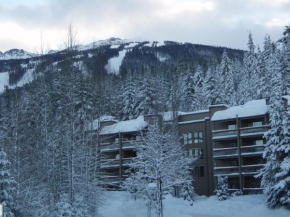 Отель Tantalus Resort Lodge, Уистлер